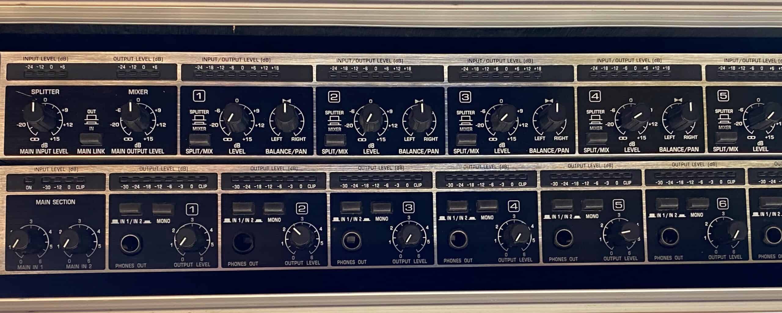 Distributore audio 6 uscite lato 1